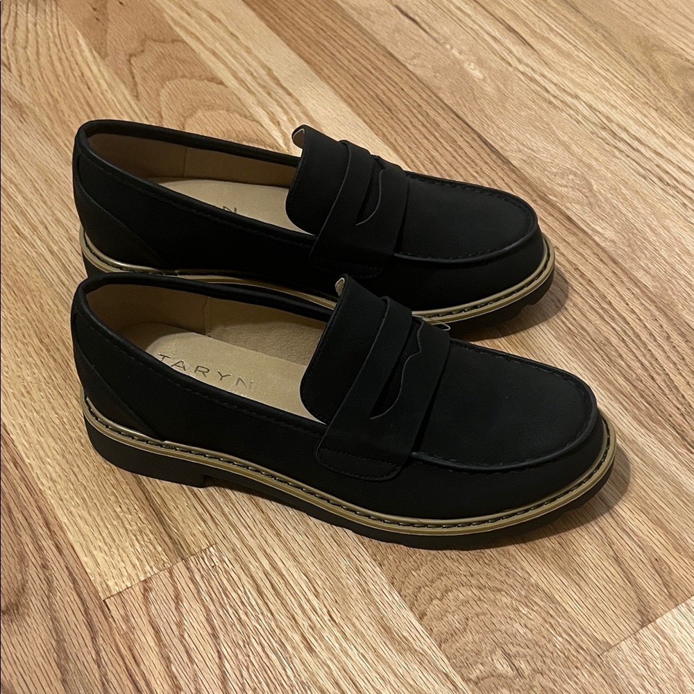 Taryn Rose Loafers Size 6.5